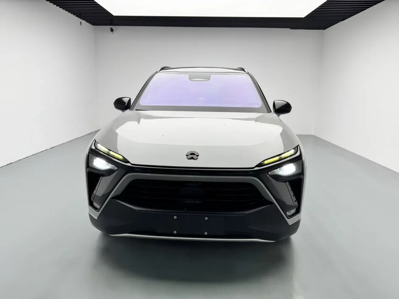 NIO ES8