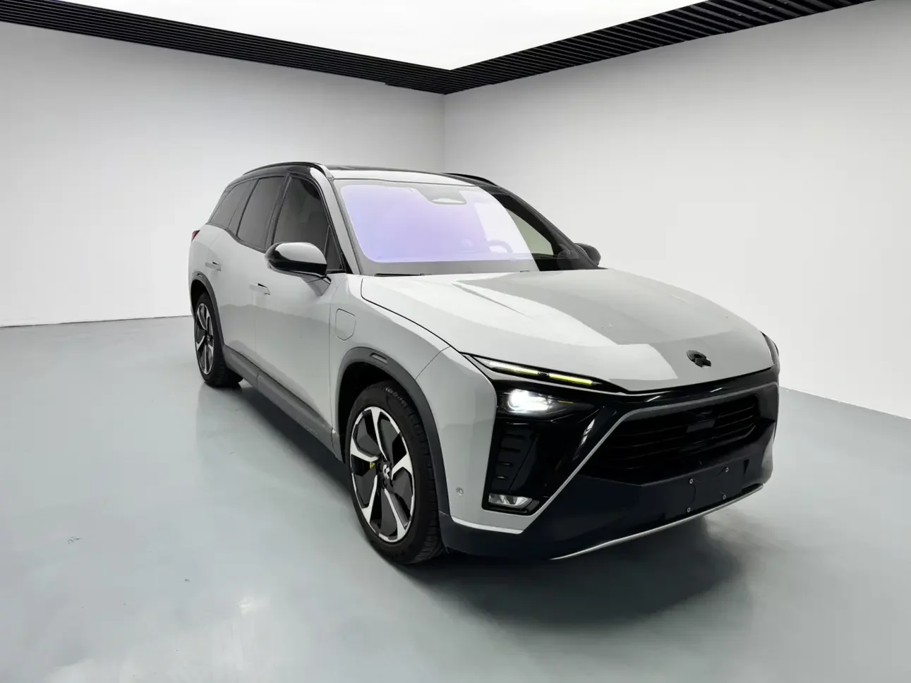 NIO ES8