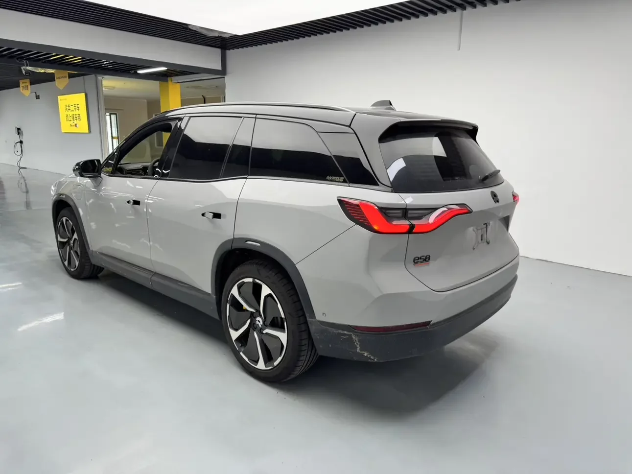 NIO ES8