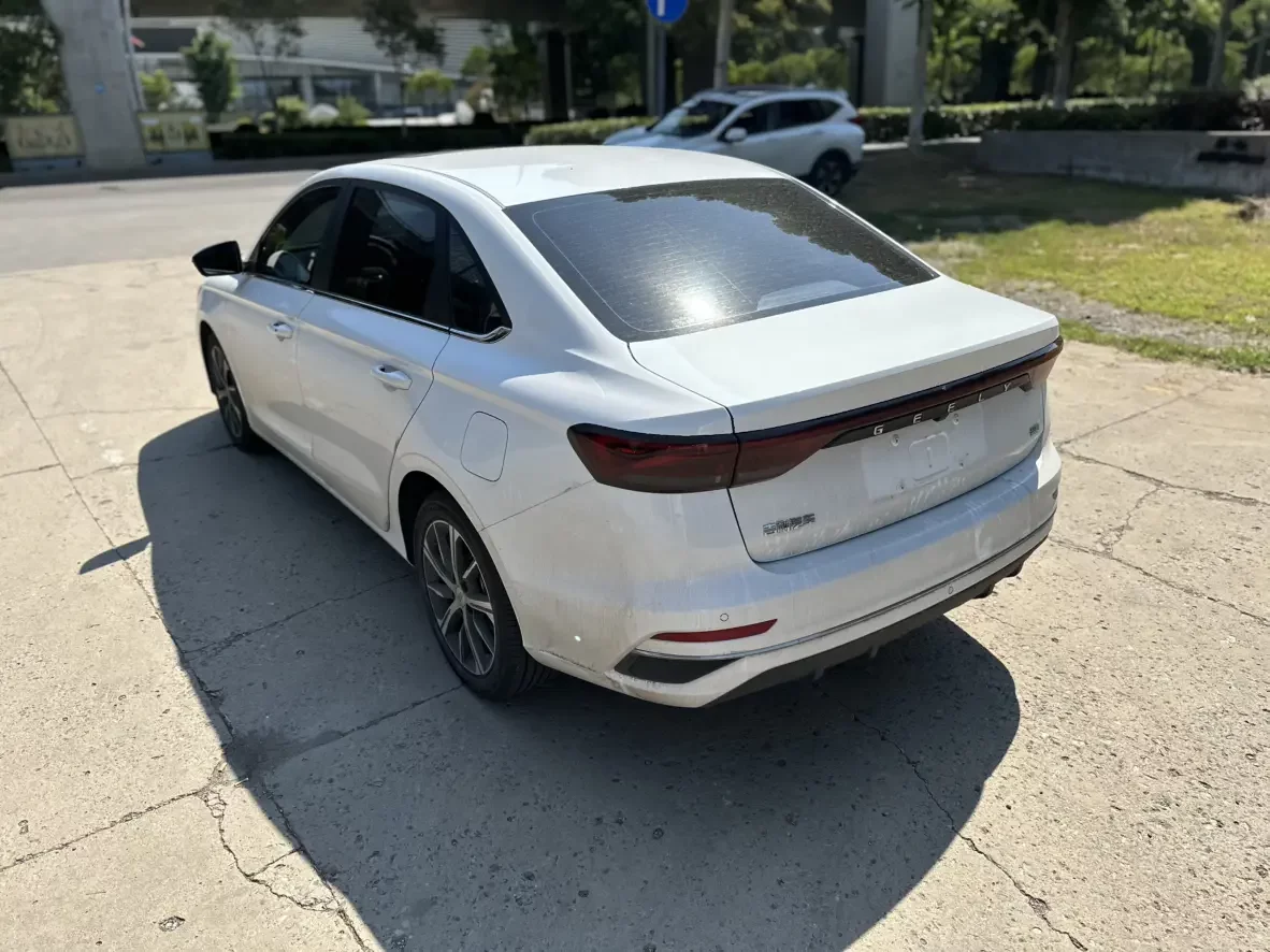 Geely emgrand