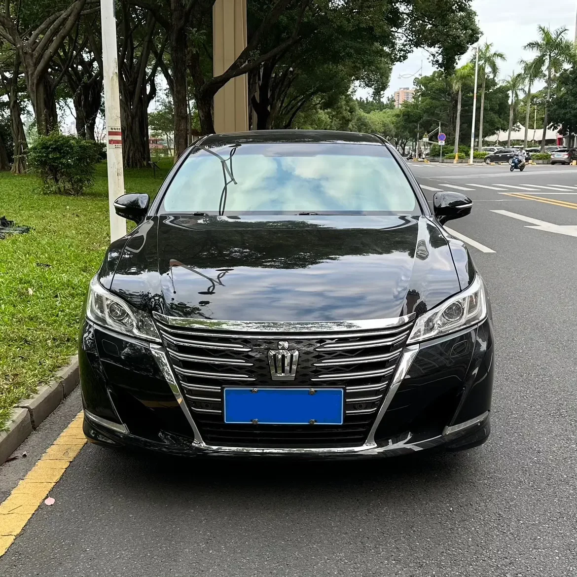 Toyota crown