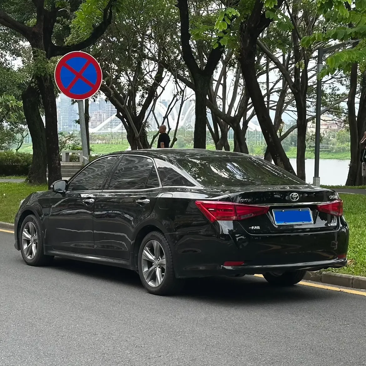 Toyota crown