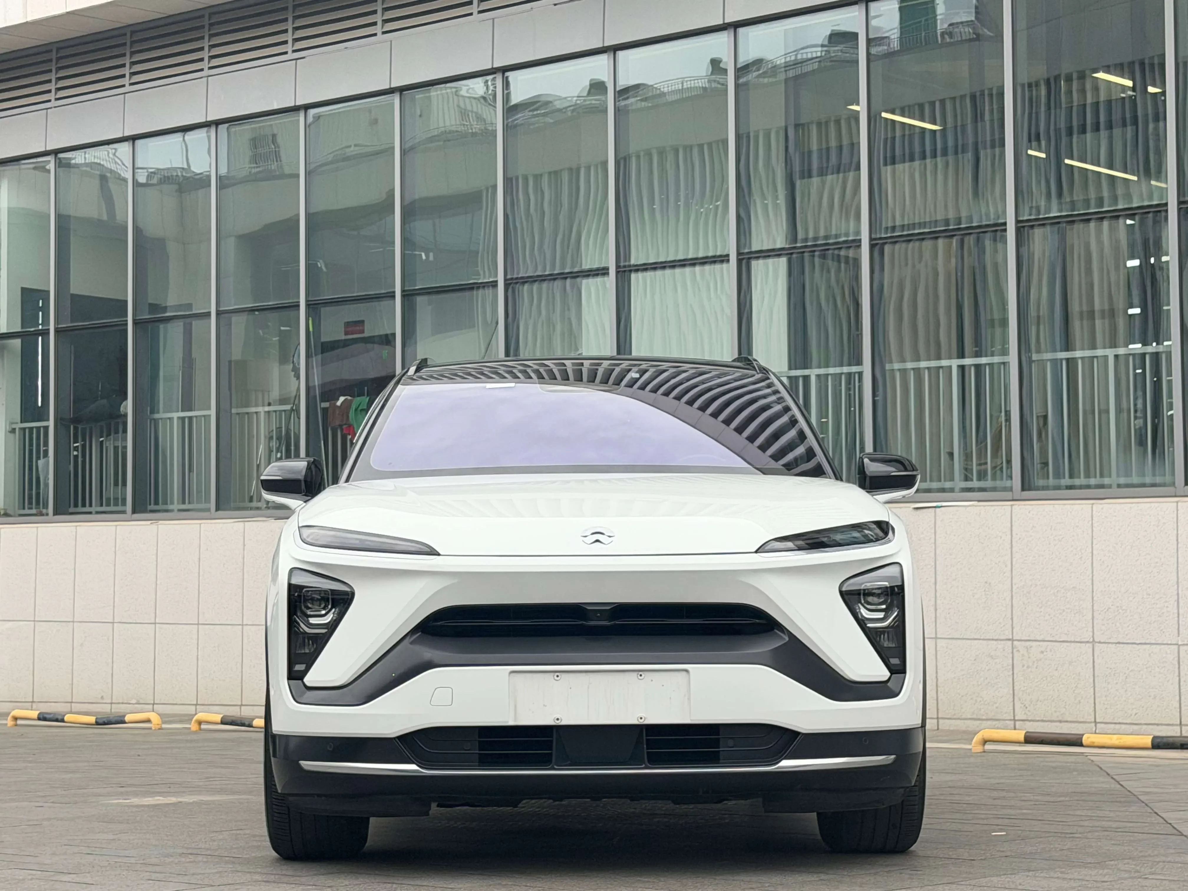 NIO ES6