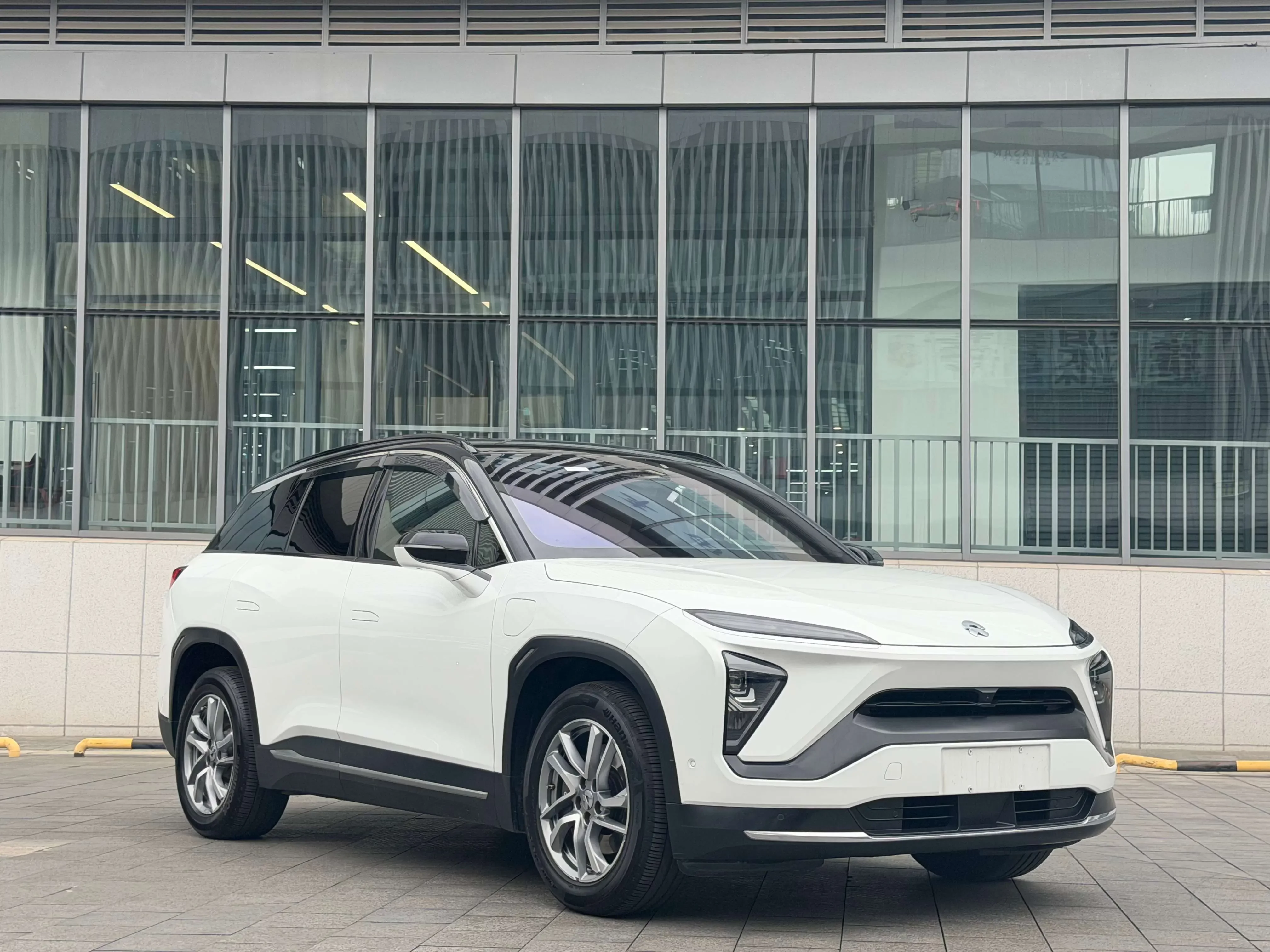 NIO ES6