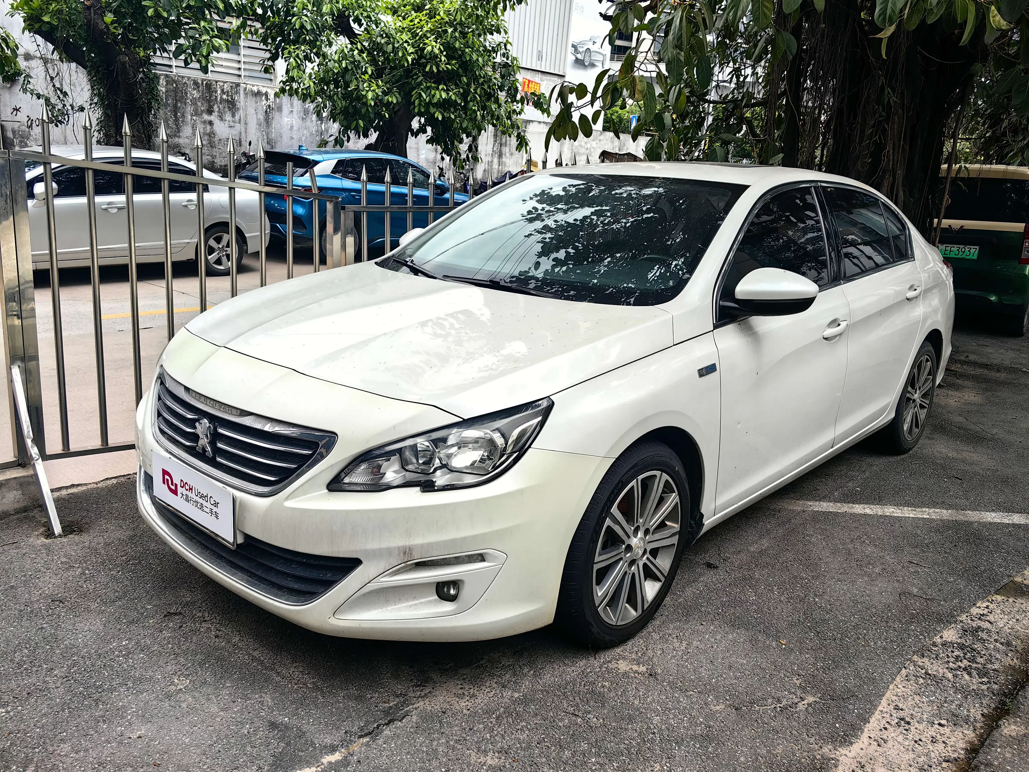 Peugeot 408