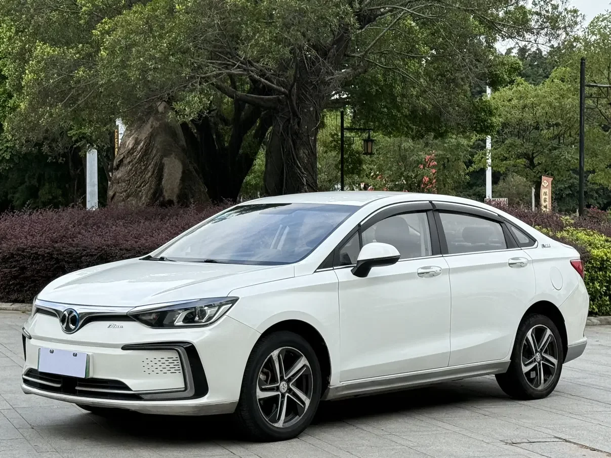 BAIC Beijing EU5
