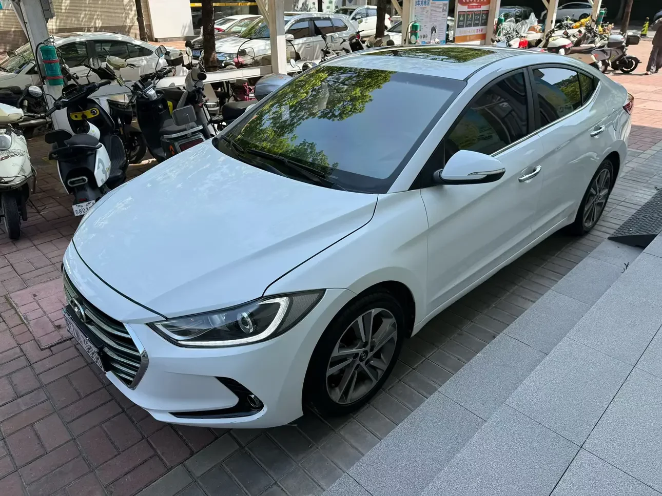 Hyundai lead