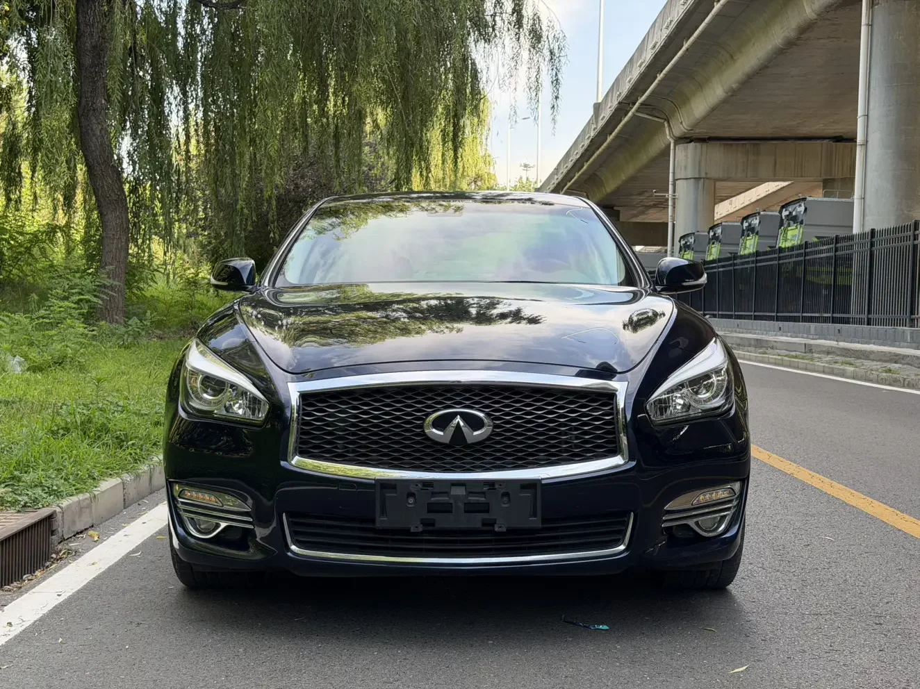 Infiniti Q70