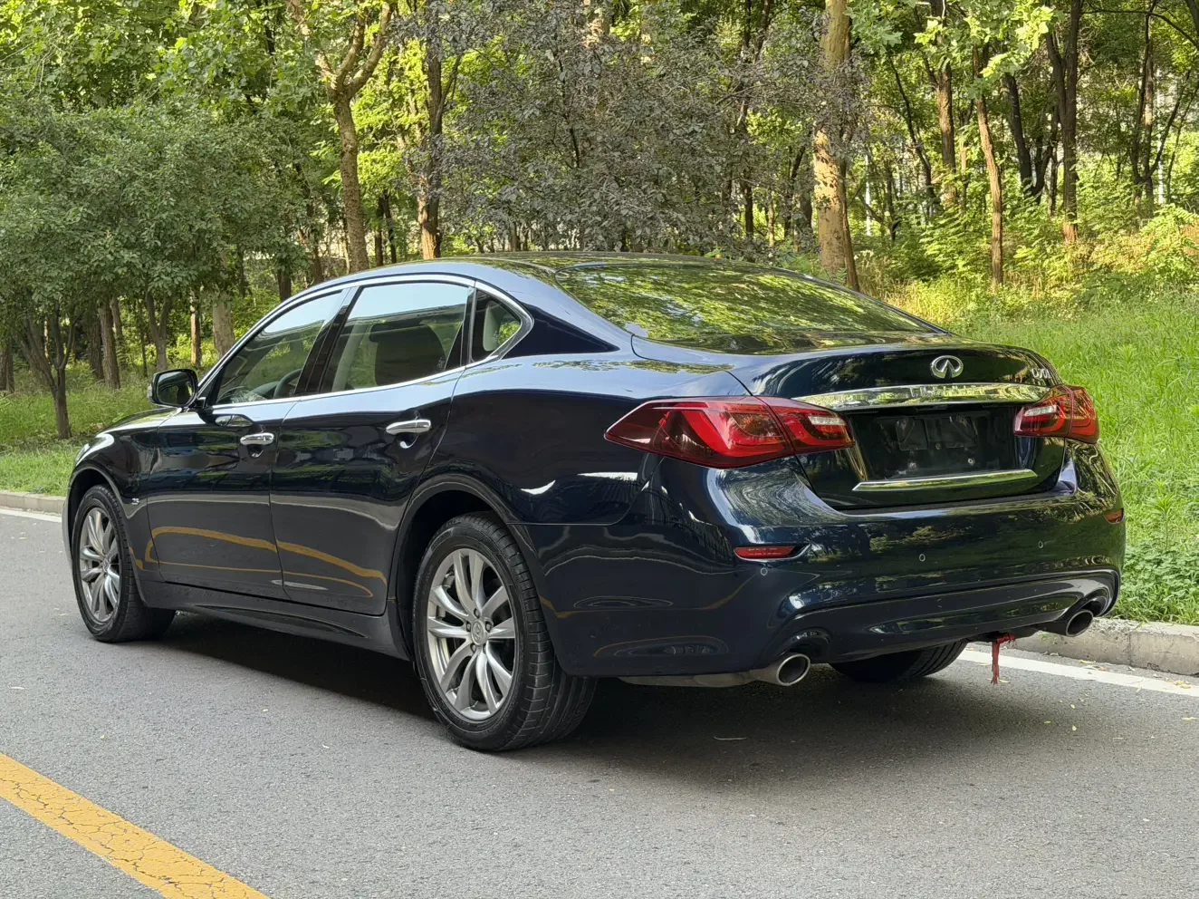 Infiniti Q70