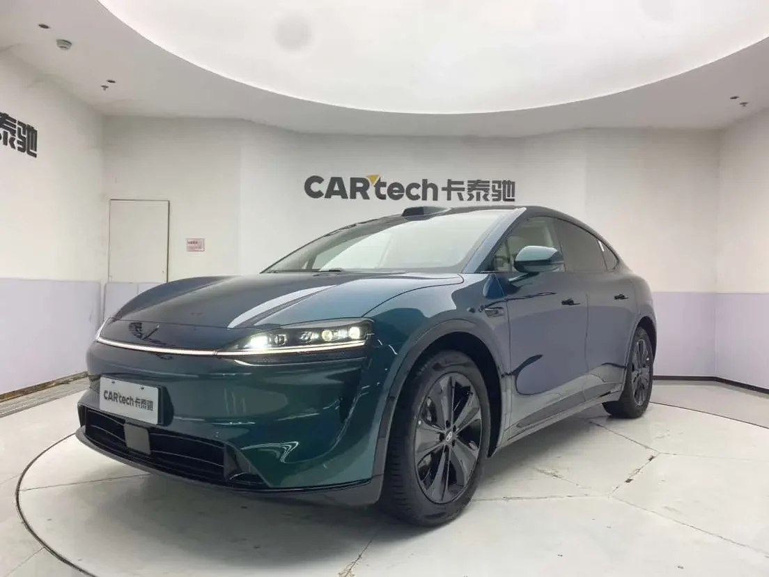 Luxeed Zhijie R7  из Китая