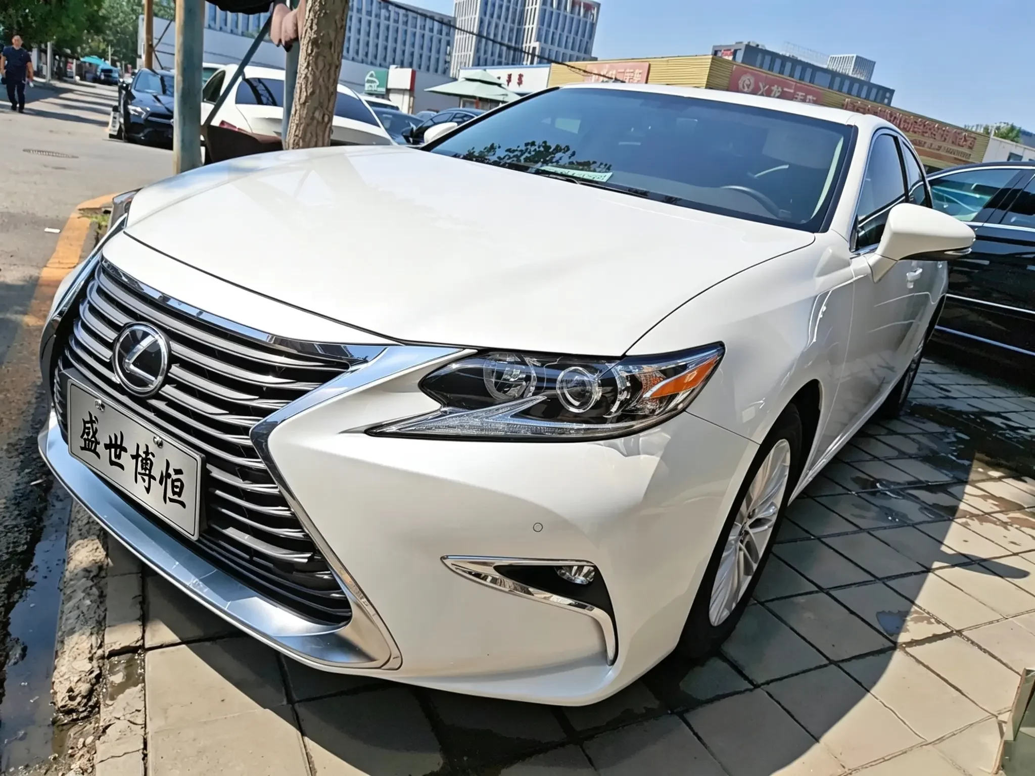 Lexus ES