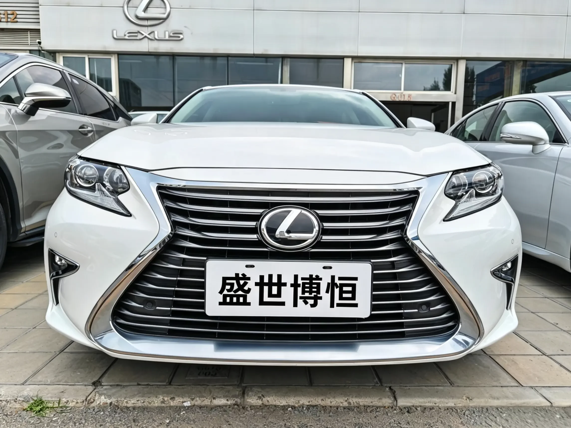 Lexus ES