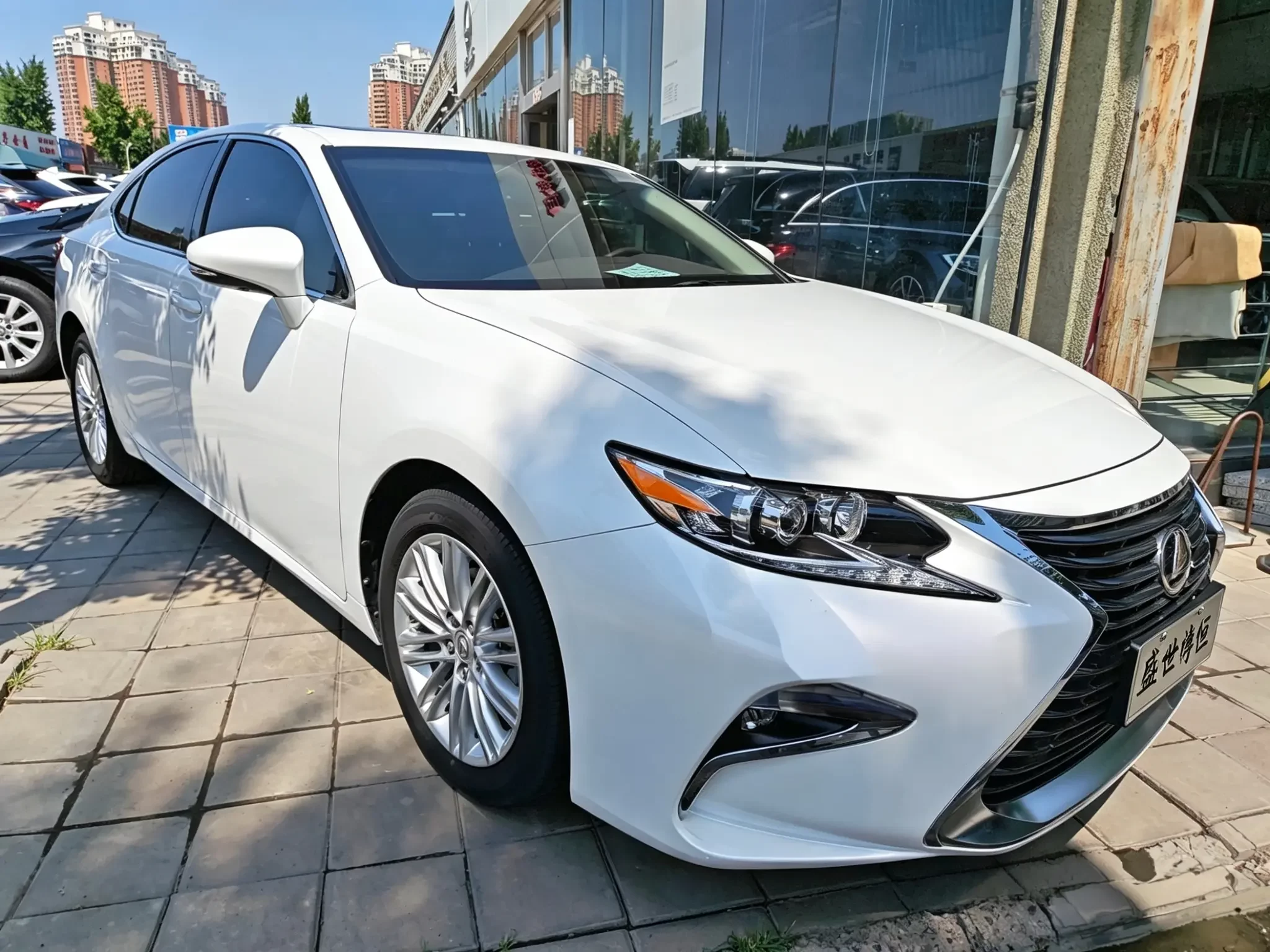 Lexus ES