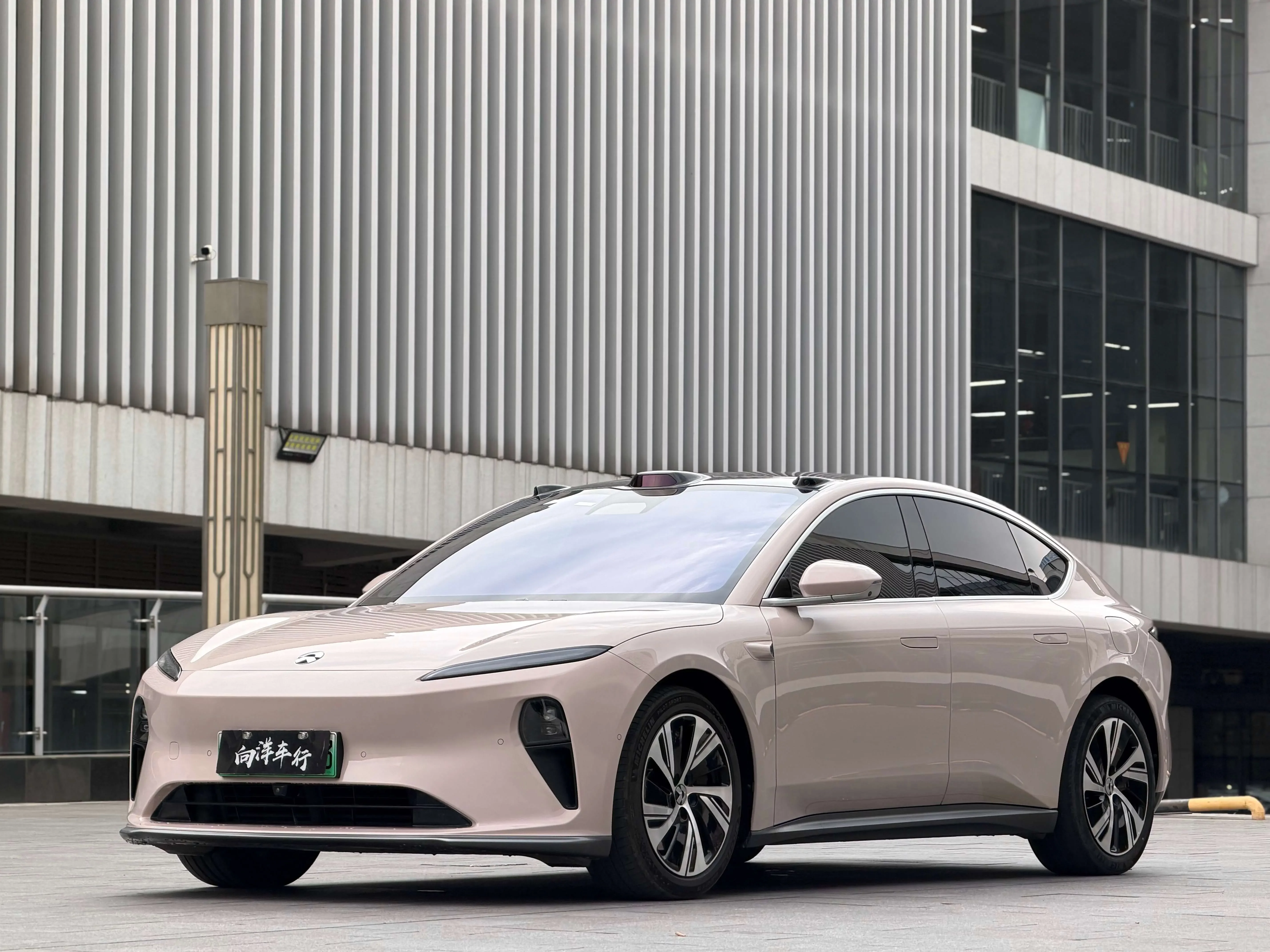 NIO ET5  из Китая