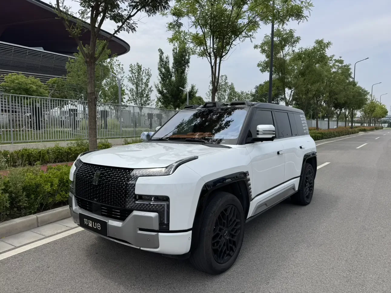 BYD Yangwang U8
