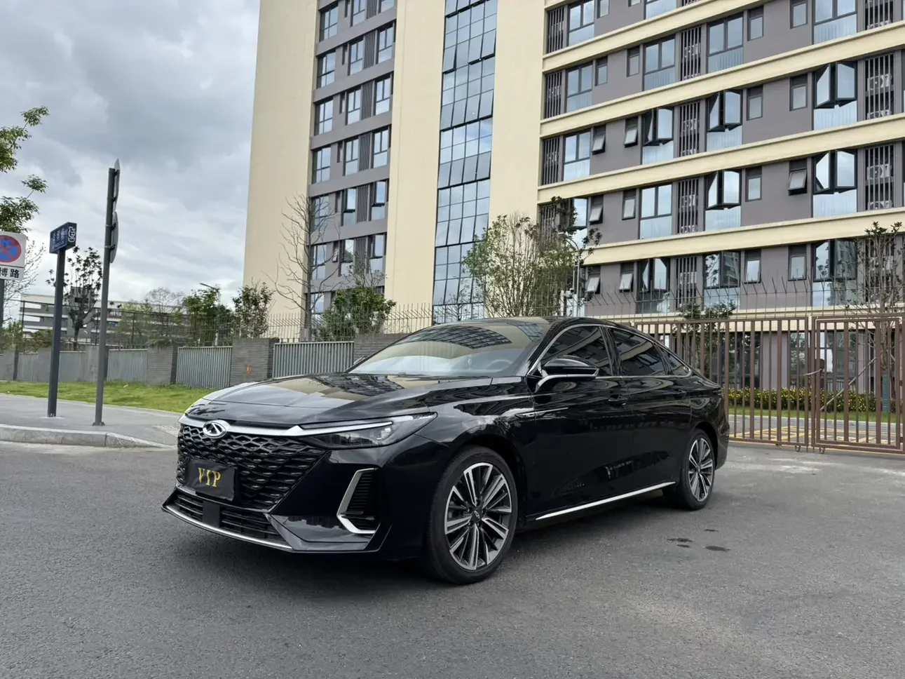 Chery Arrizo 8