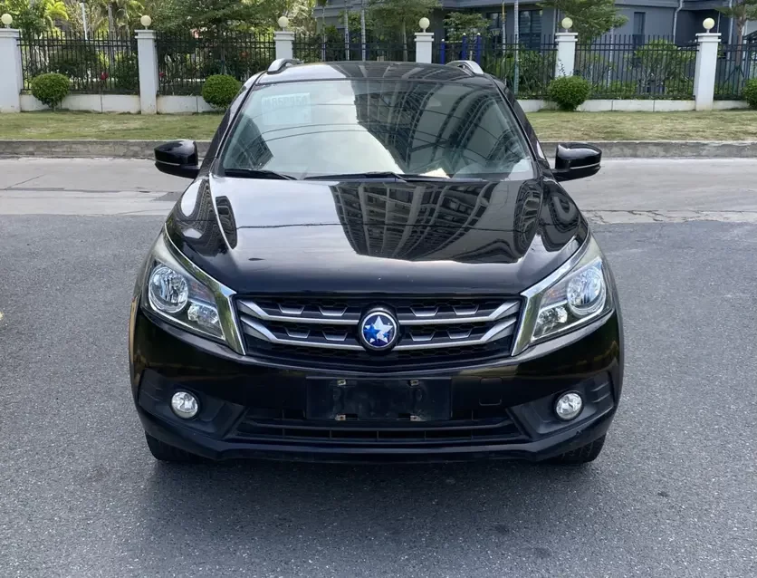 Kai Chen Venucia T70