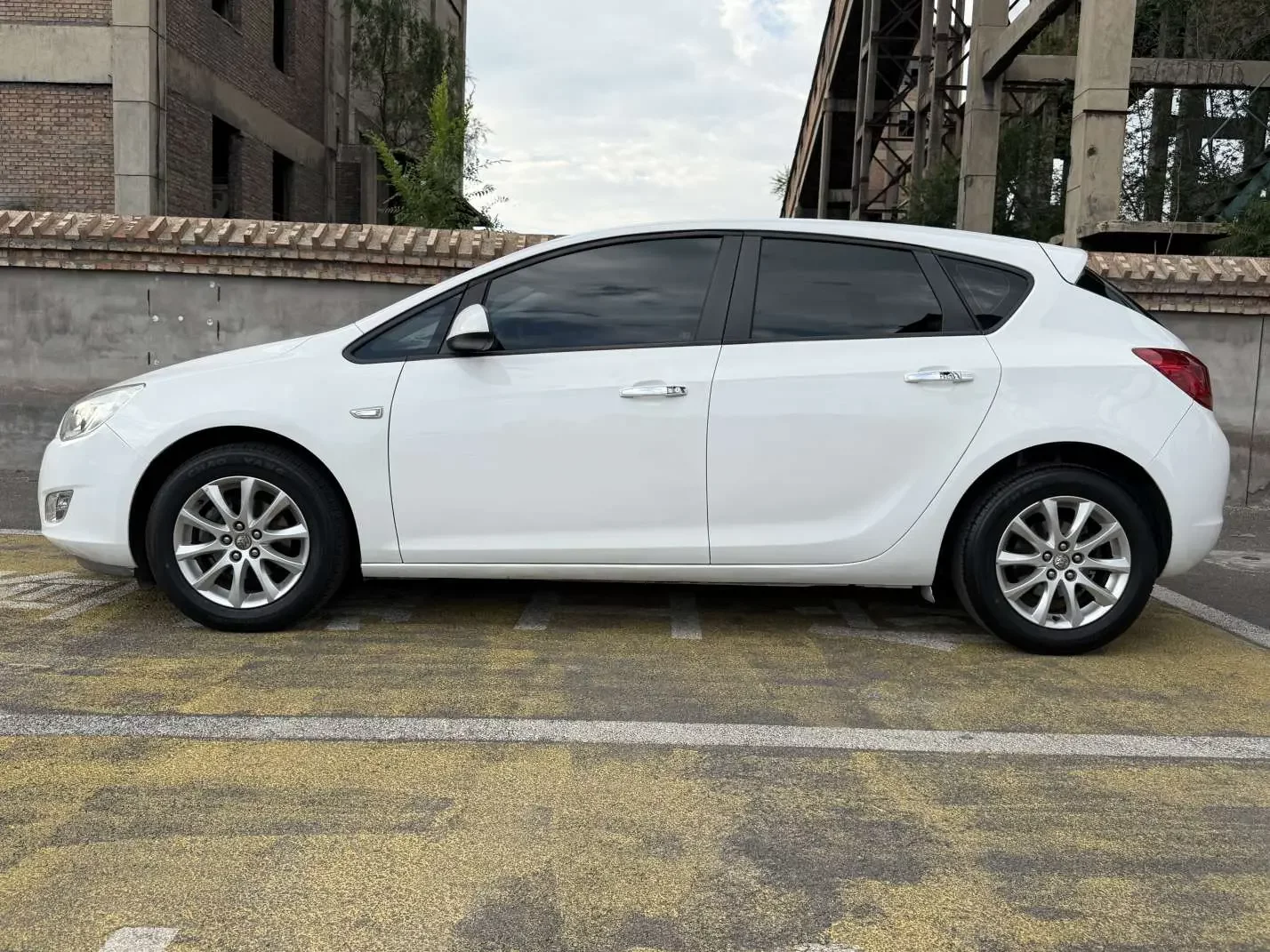 Buick Yinglang