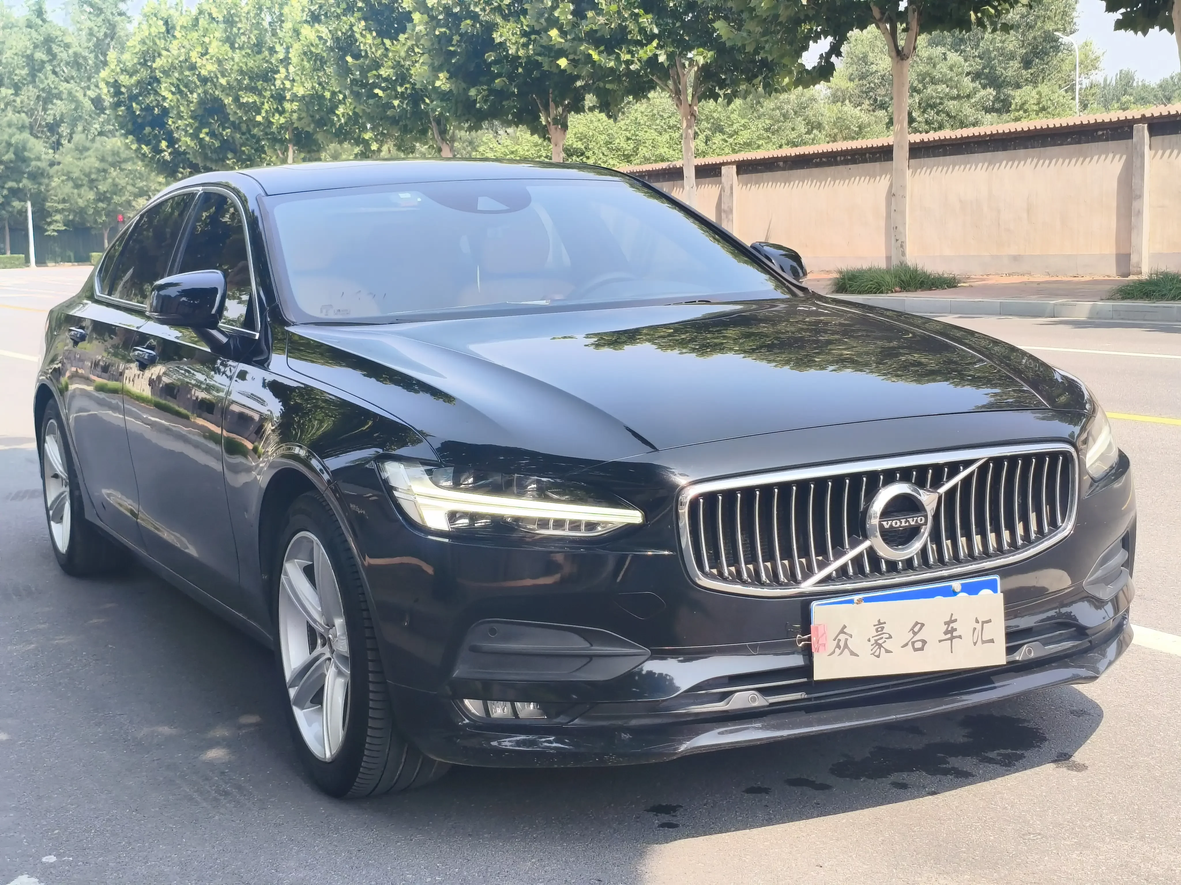 Volvo S90
