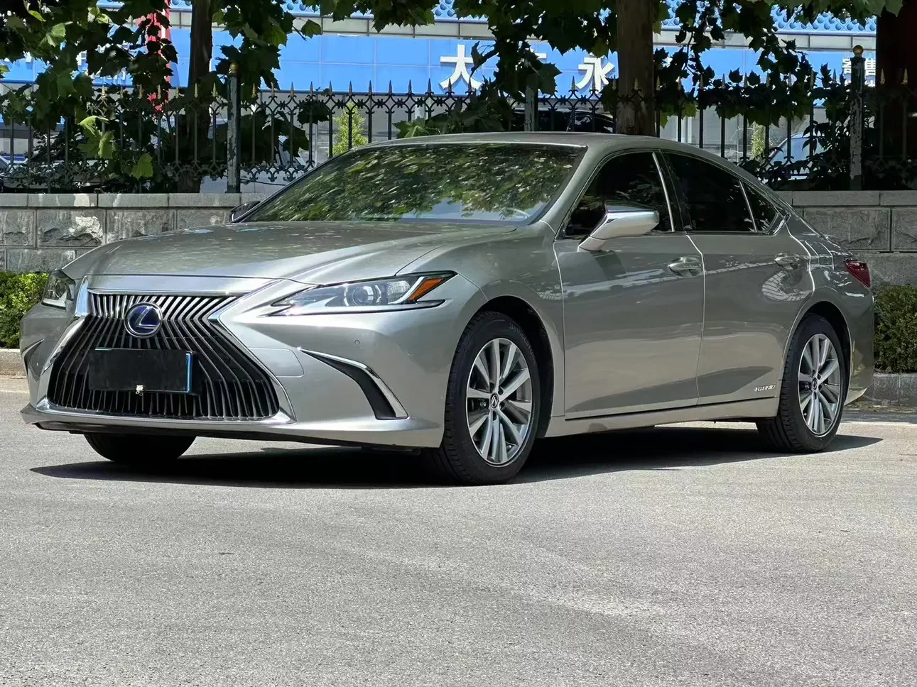 Lexus ES