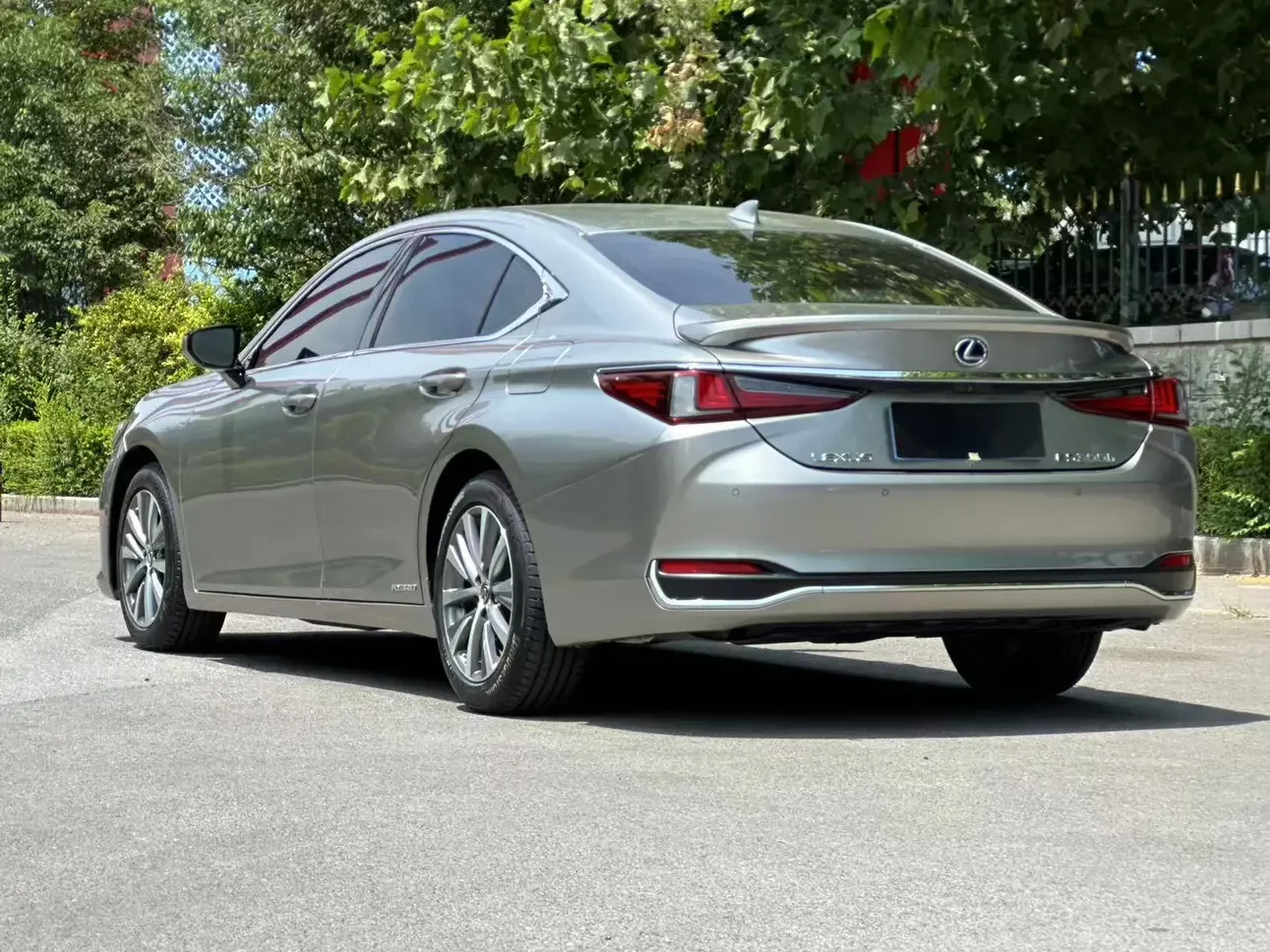 Lexus ES