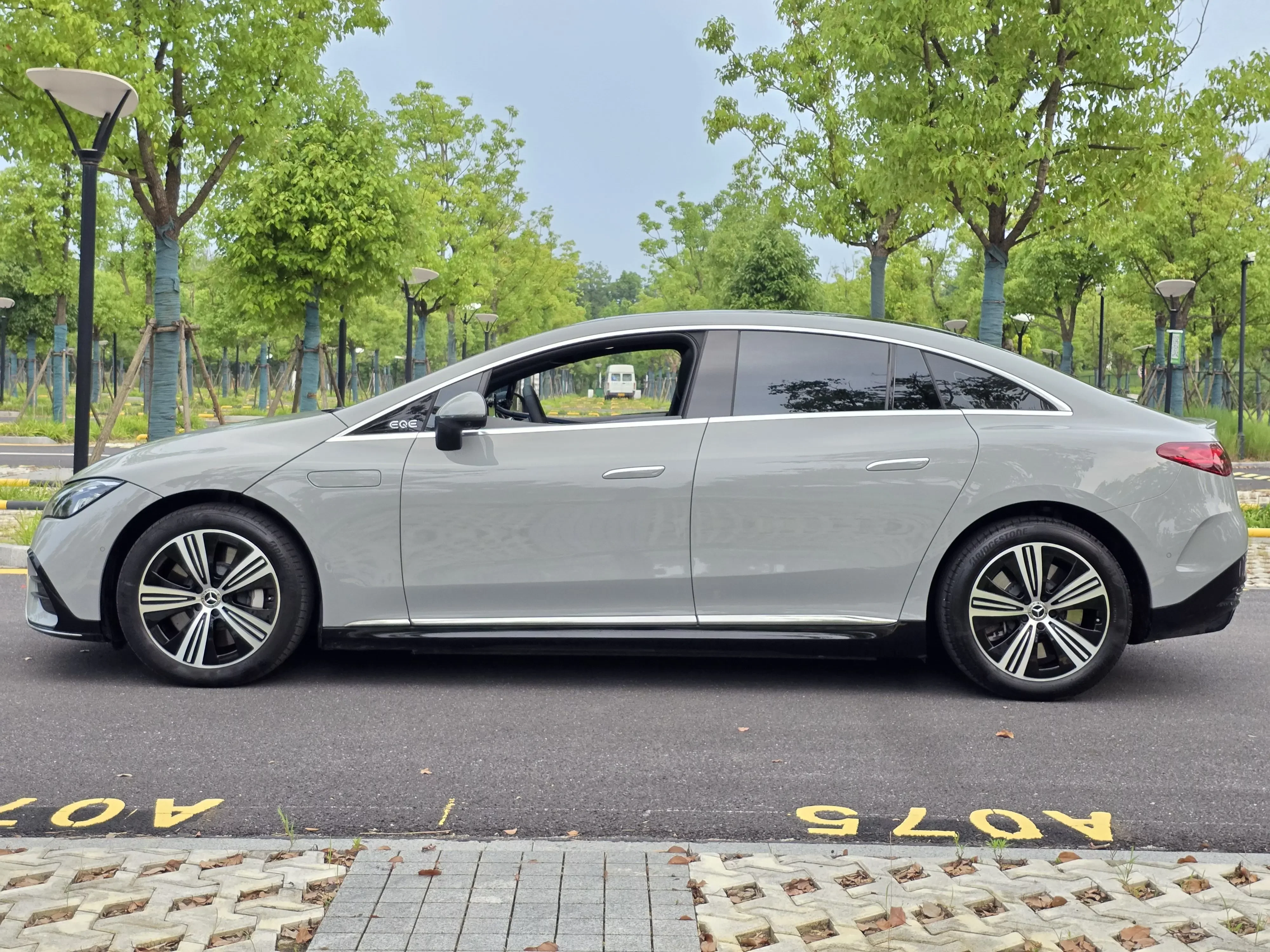 Mercedes-Benz EQE