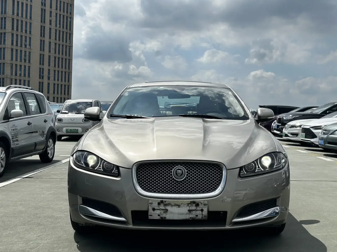 Jaguar XF
