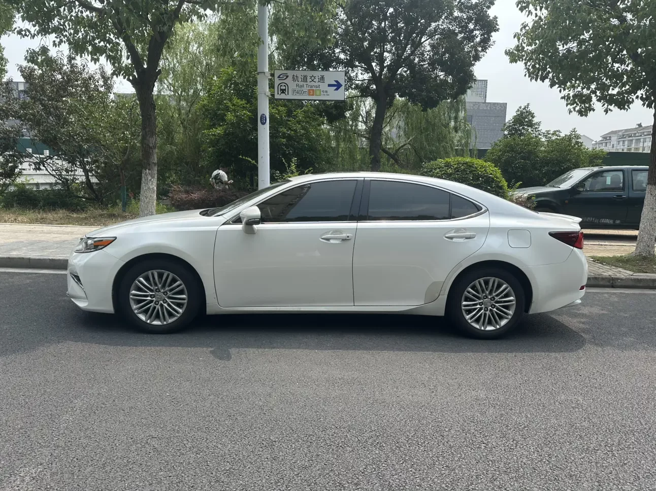 Lexus ES