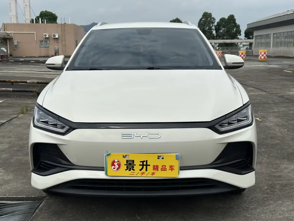 BYD e2