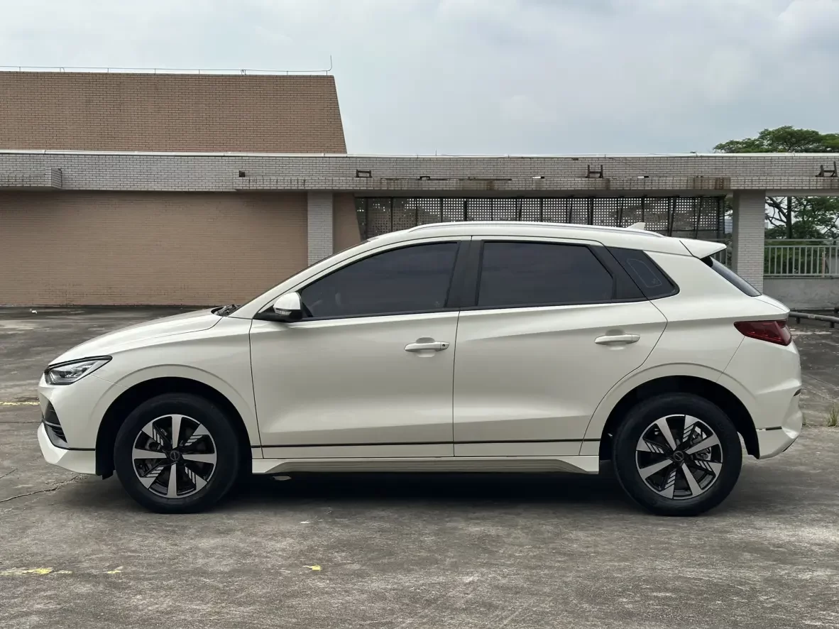 BYD e2
