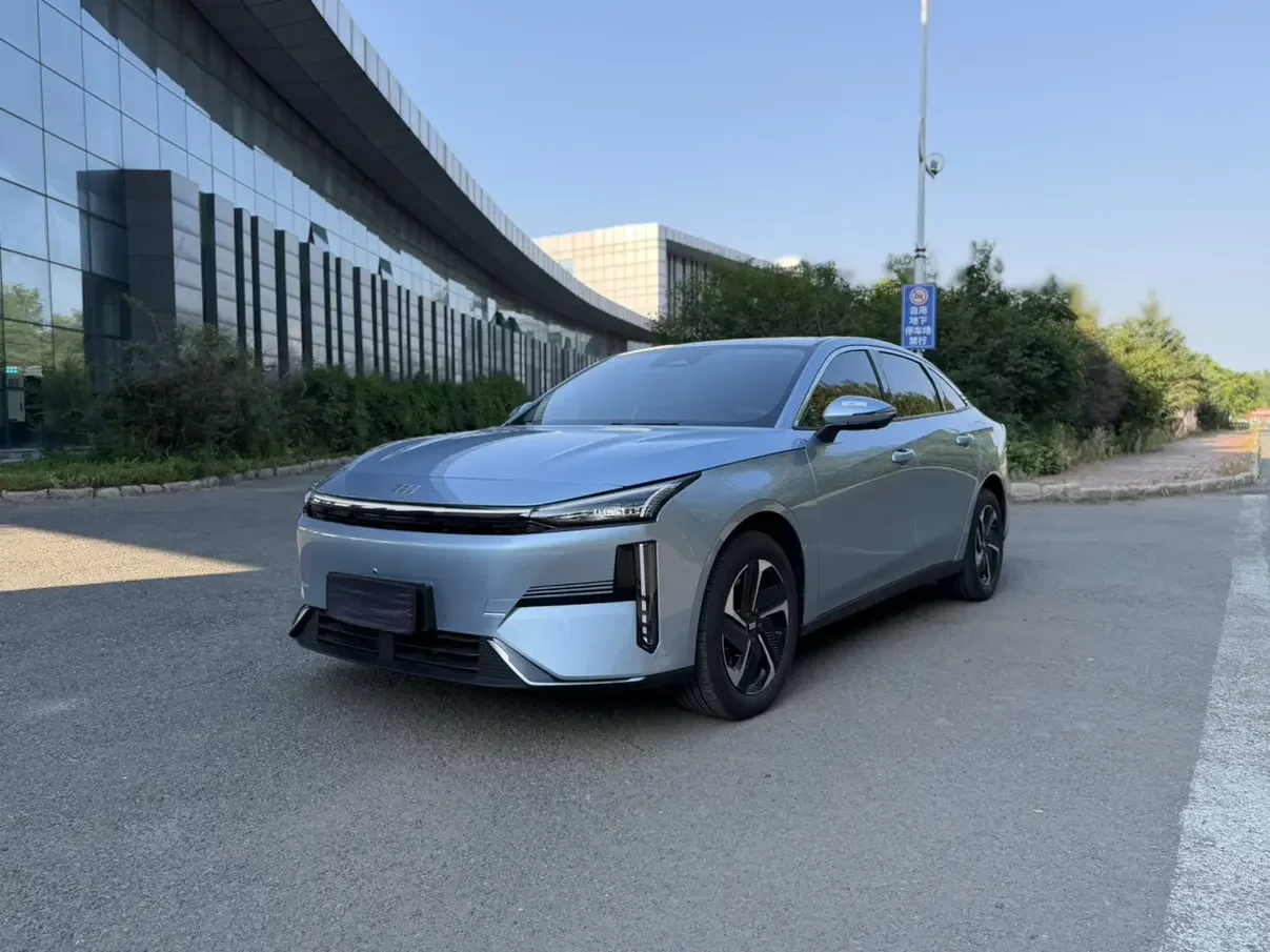 Geely Galaxy L6