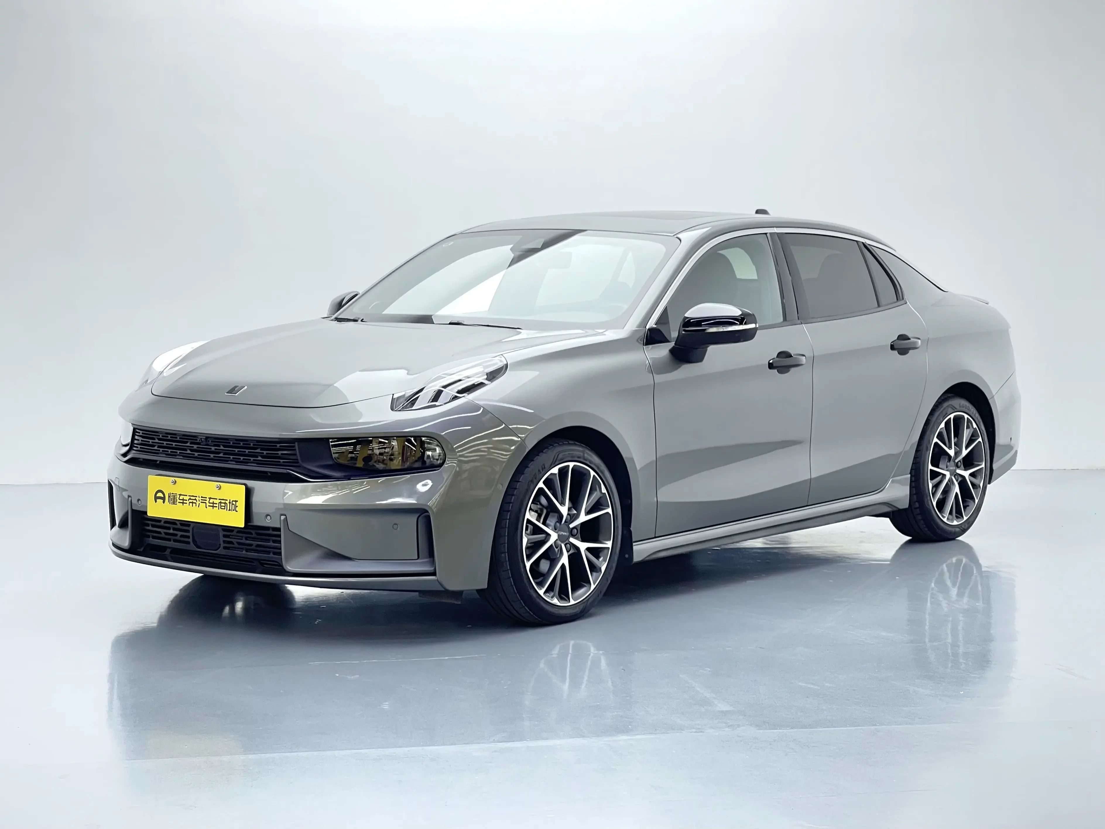 Lynk & Co 03