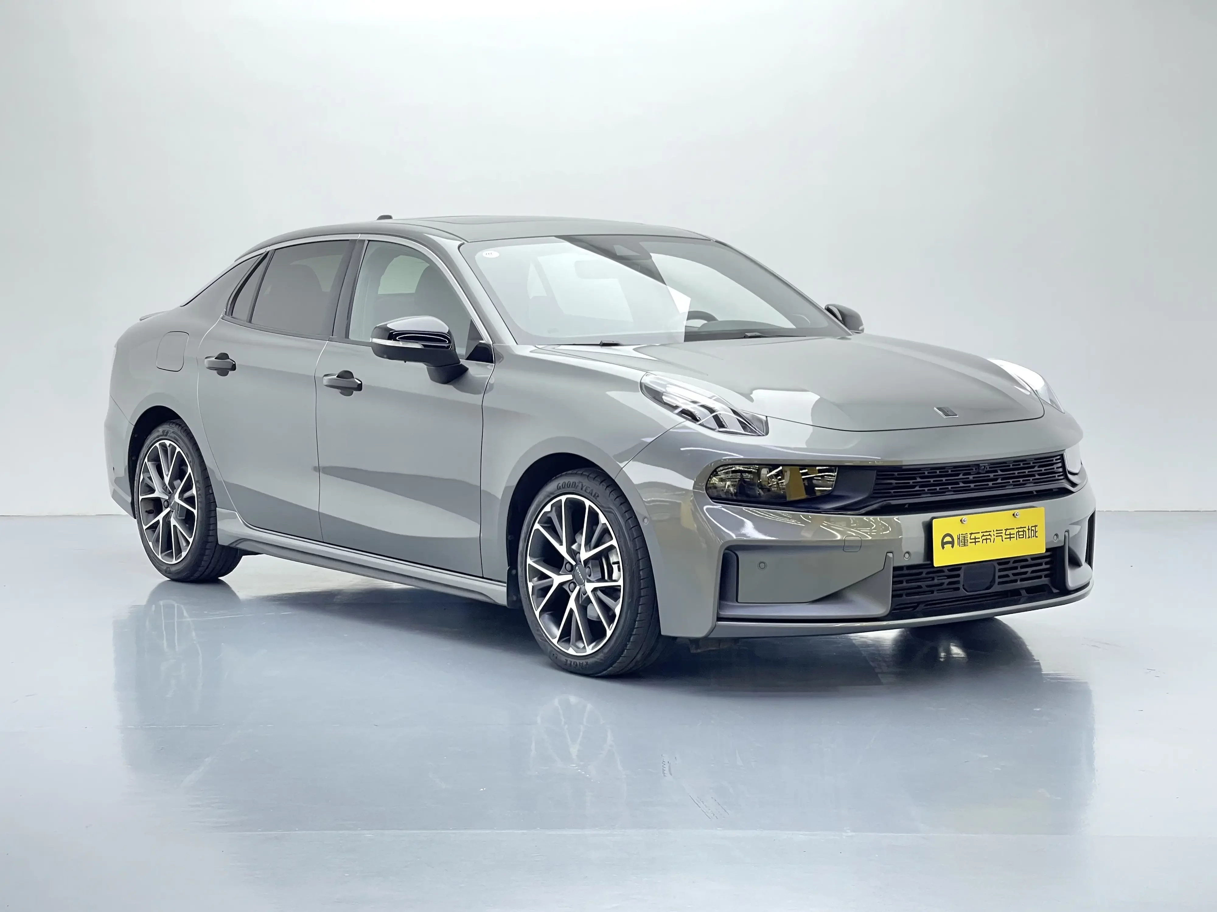 Lynk & Co 03