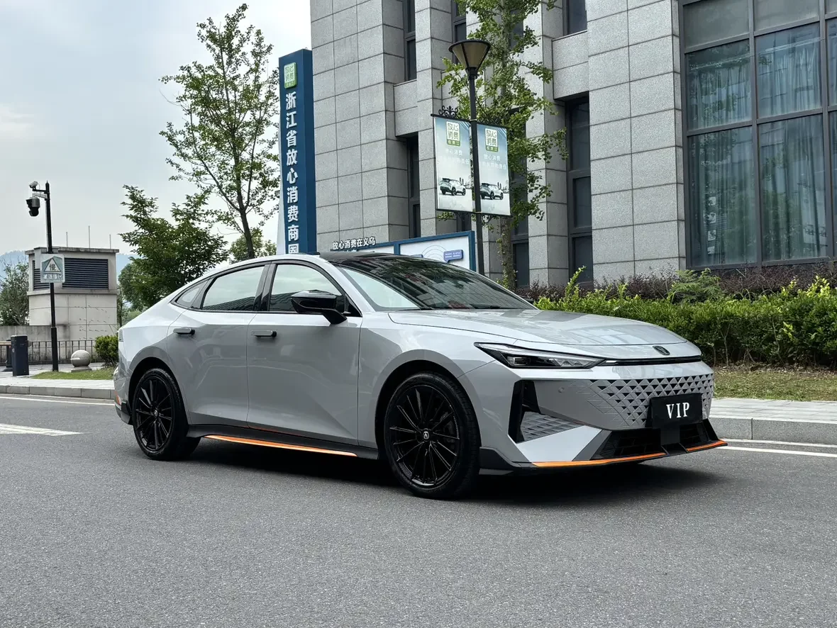 Changan UNI-V
