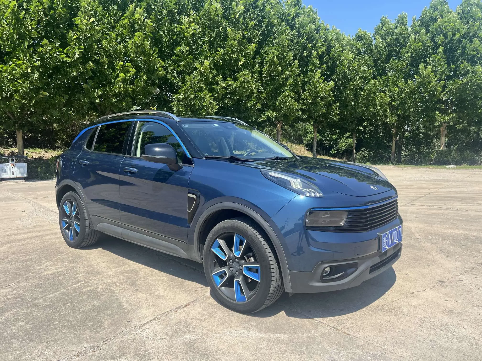 Lynk & Co 01