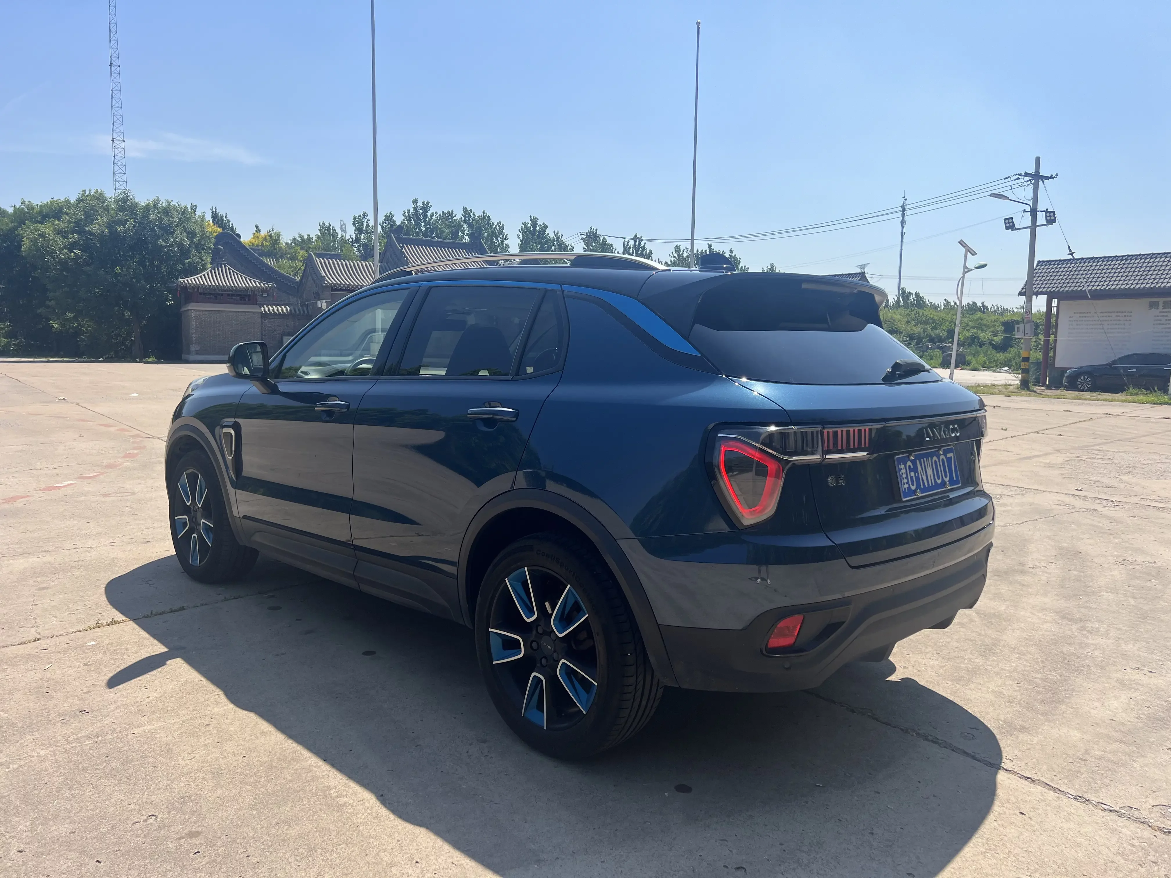 Lynk & Co 01