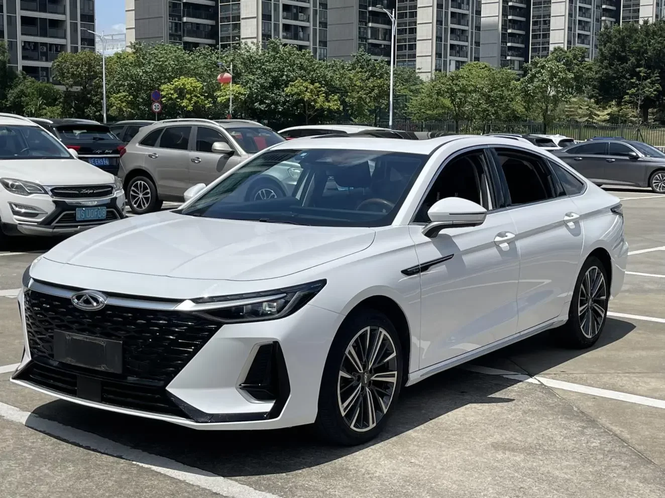 Chery Arrizo 8