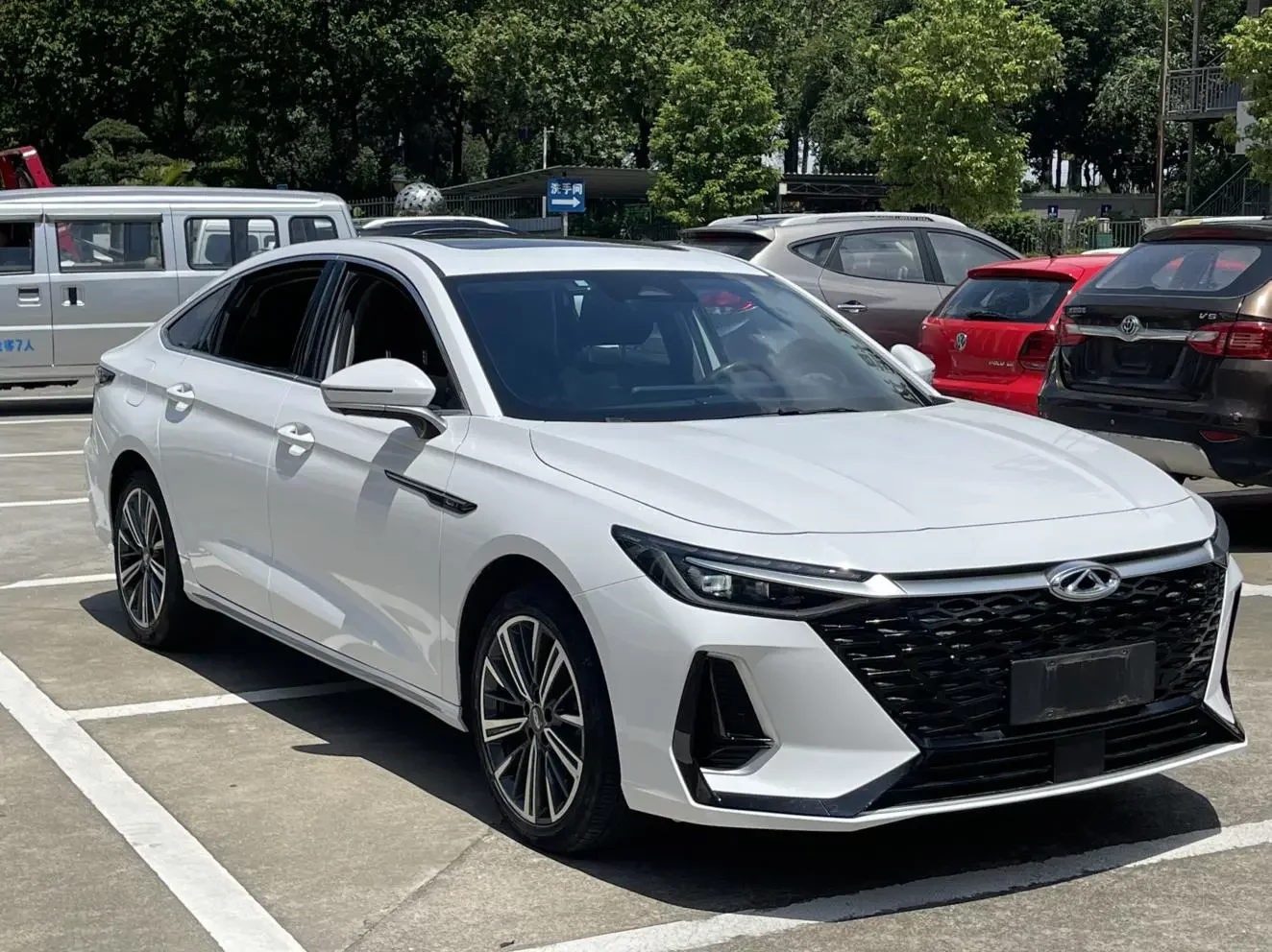 Chery Arrizo 8
