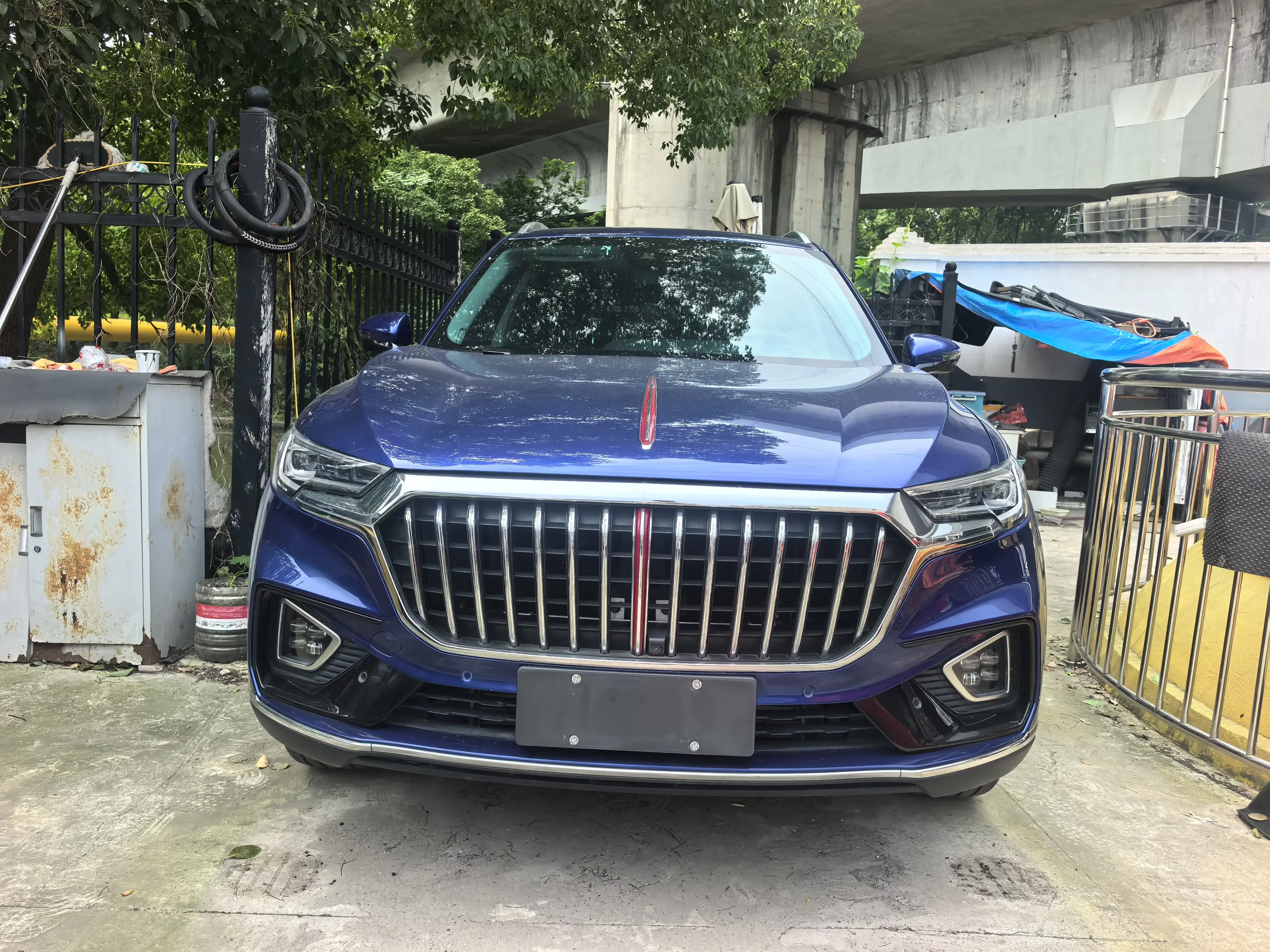Hongqi HS5  из Китая