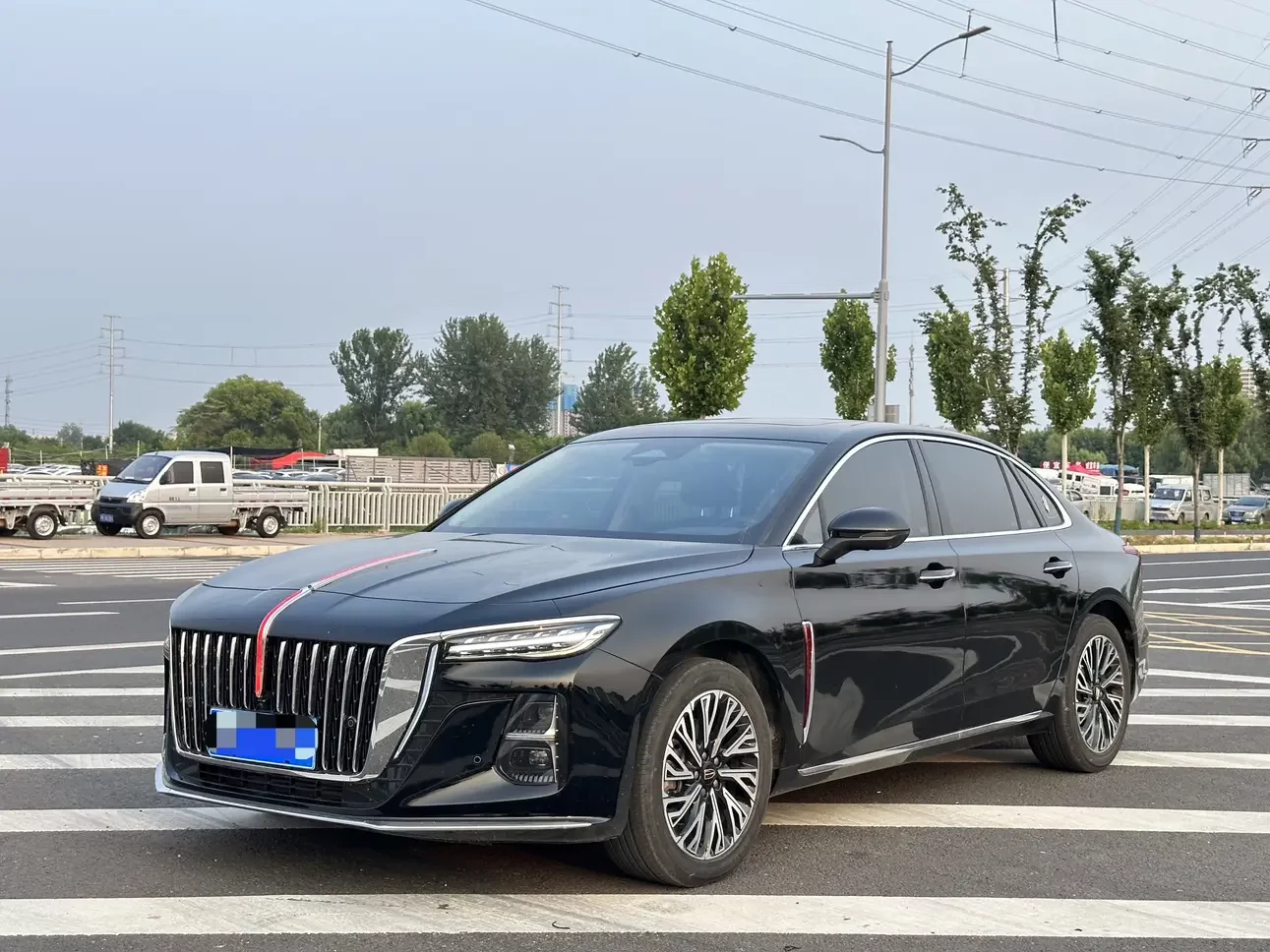 Hongqi H5
