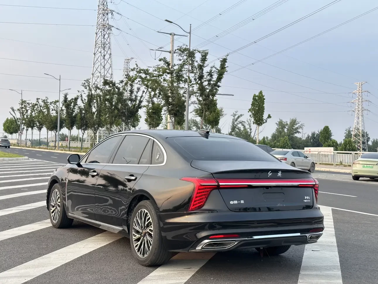 Hongqi H5