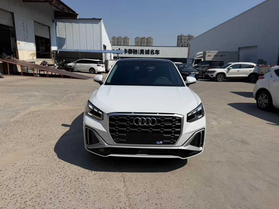 Audi Q2L
