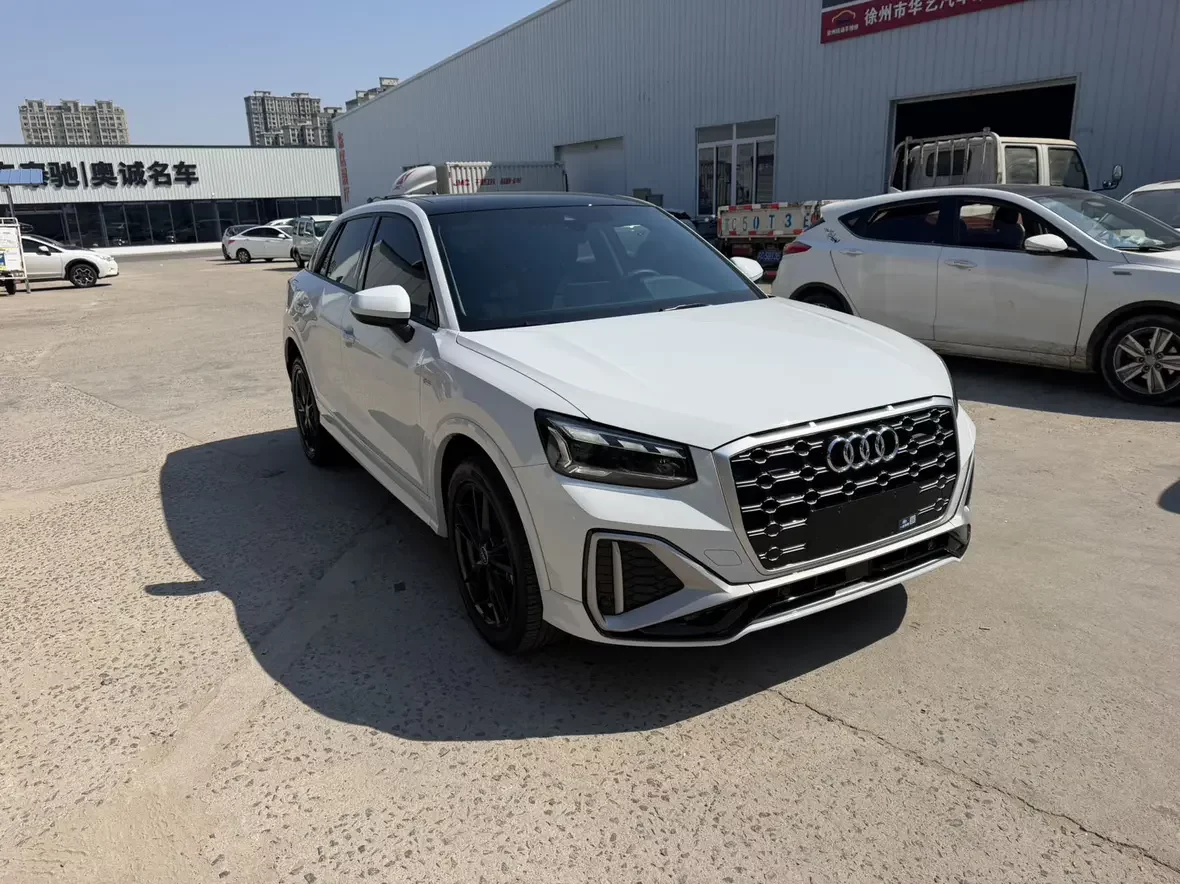 Audi Q2L