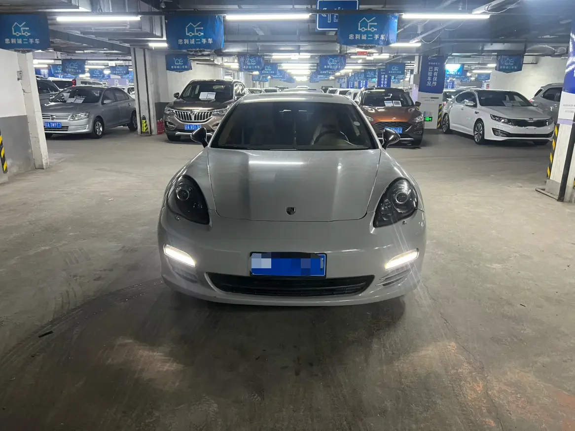 Porsche Panamera  из Китая