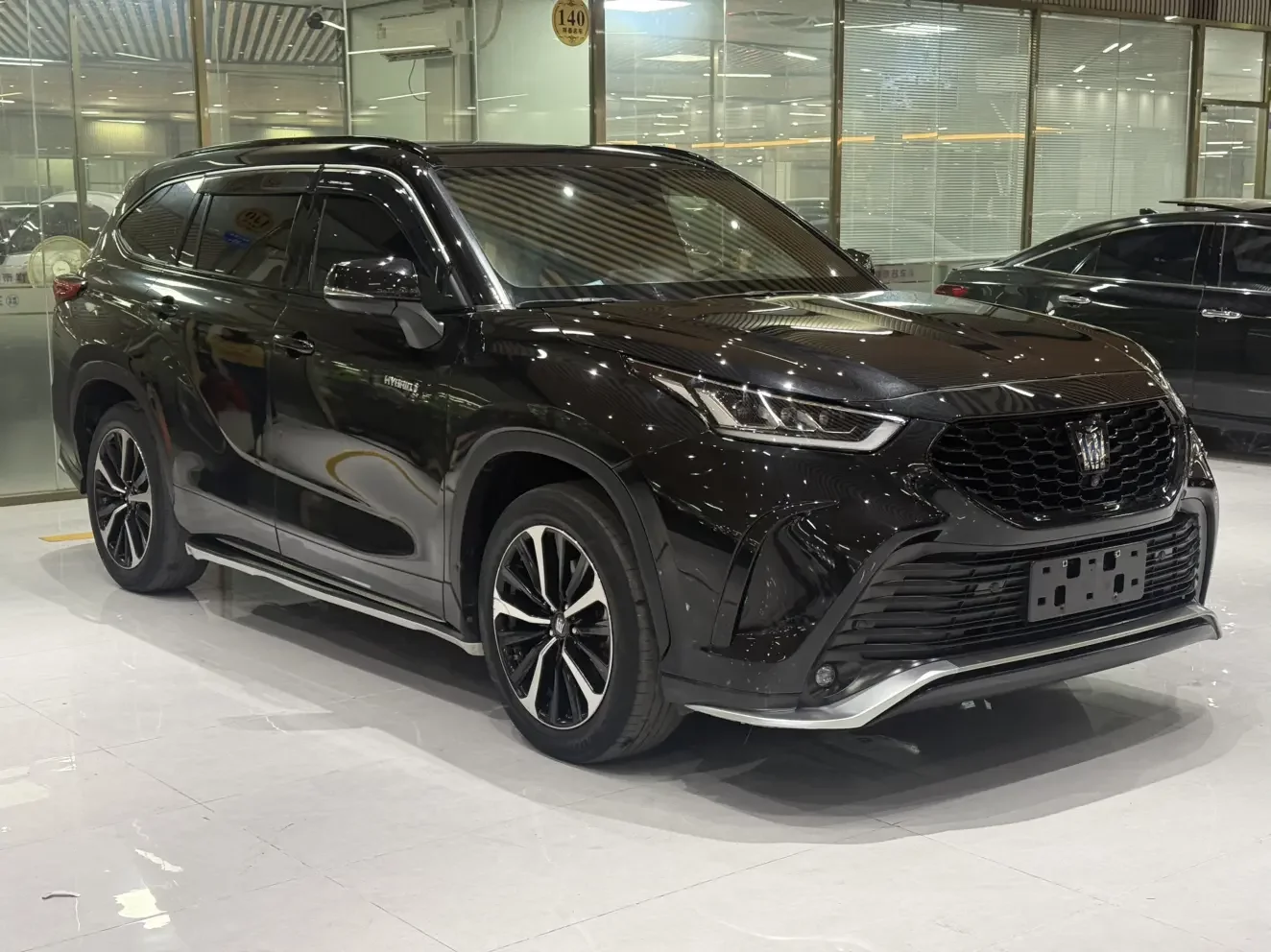 Toyota Crown Kluger