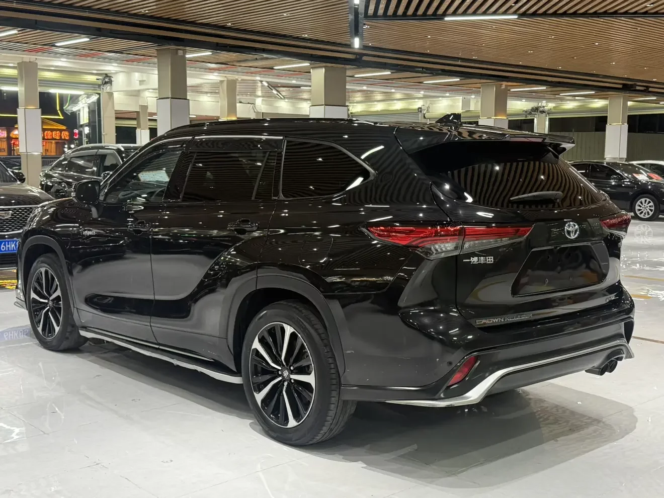 Toyota Crown Kluger