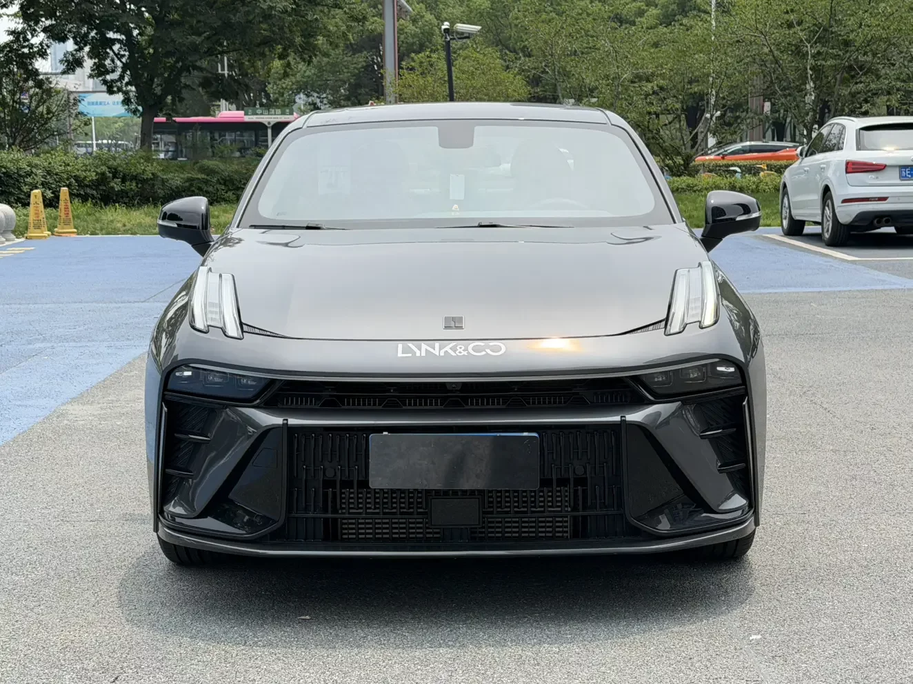 Lynk & Co 03