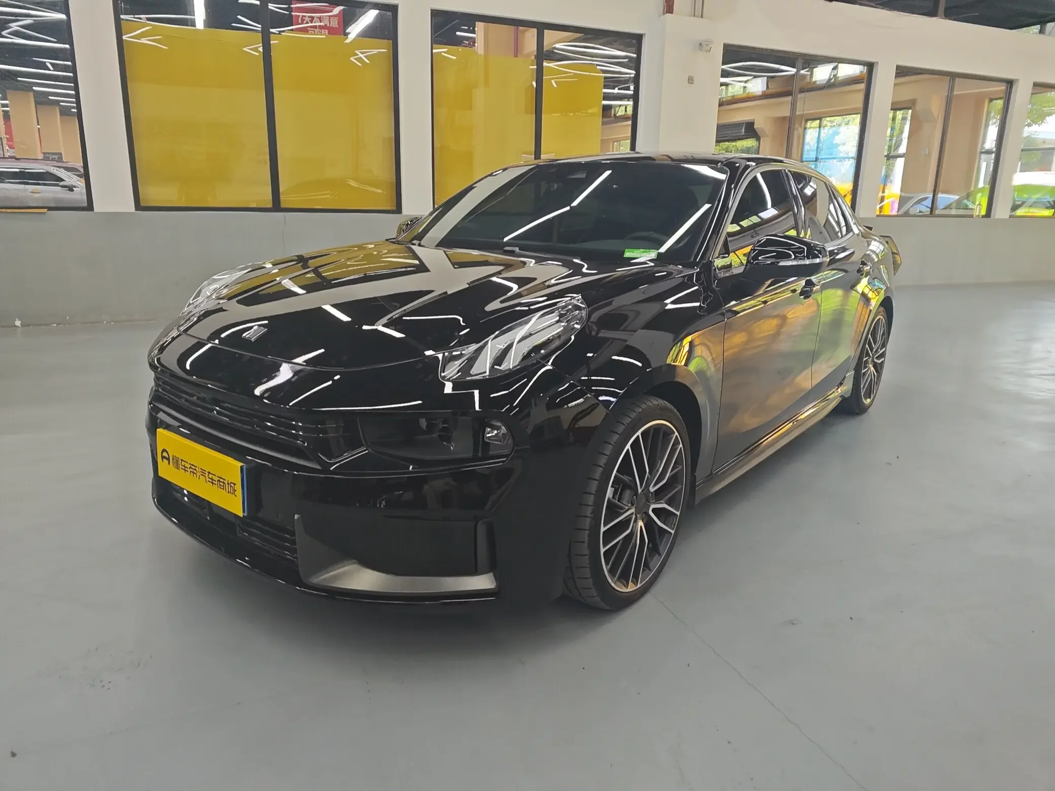 Lynk & Co 03