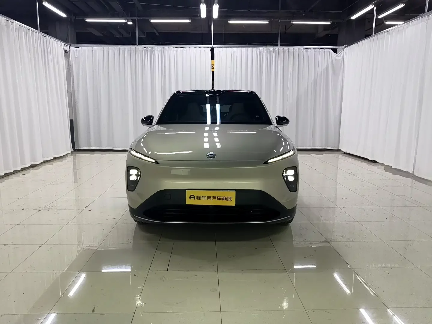 NIO EC7