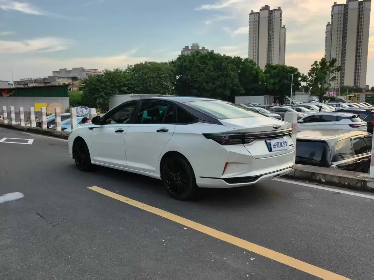 Dongfeng Yixuan MAX